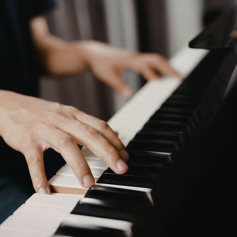 Artículos indispensables para tecladistas y pianistas